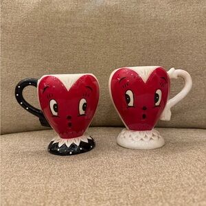 Johanna Parker Valentine’s Day Carnival Cottage Mugs Set of 2 Heart Design New